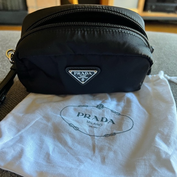 🖤Prada Re-nylon Pouch🖤 - Picture 5 of 7